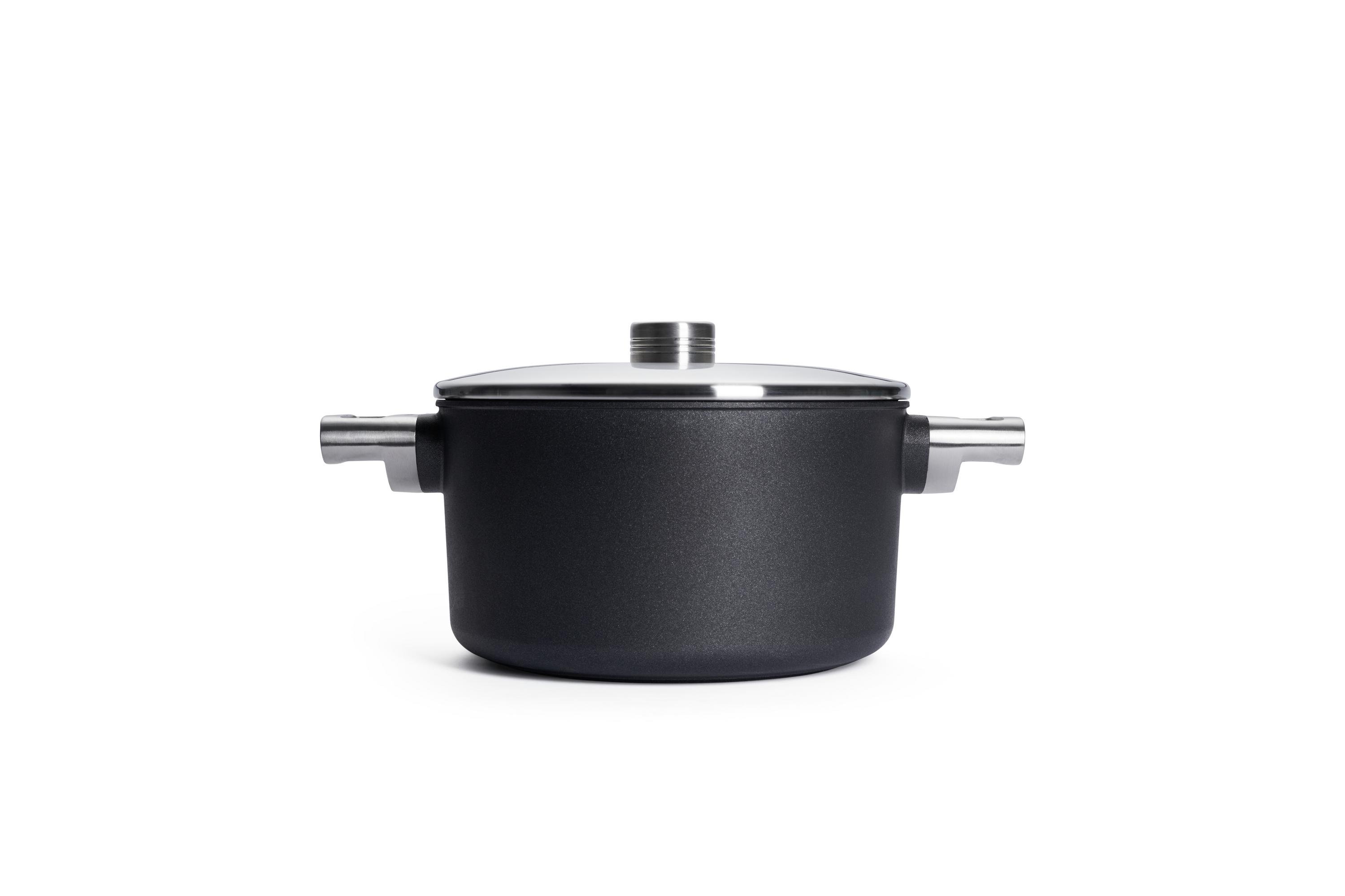 Logic XR Gusstopf, mit Deckel Seitenansicht | Edelstahl Griff | Alle Herdarten inkl. Induktion | 24cm