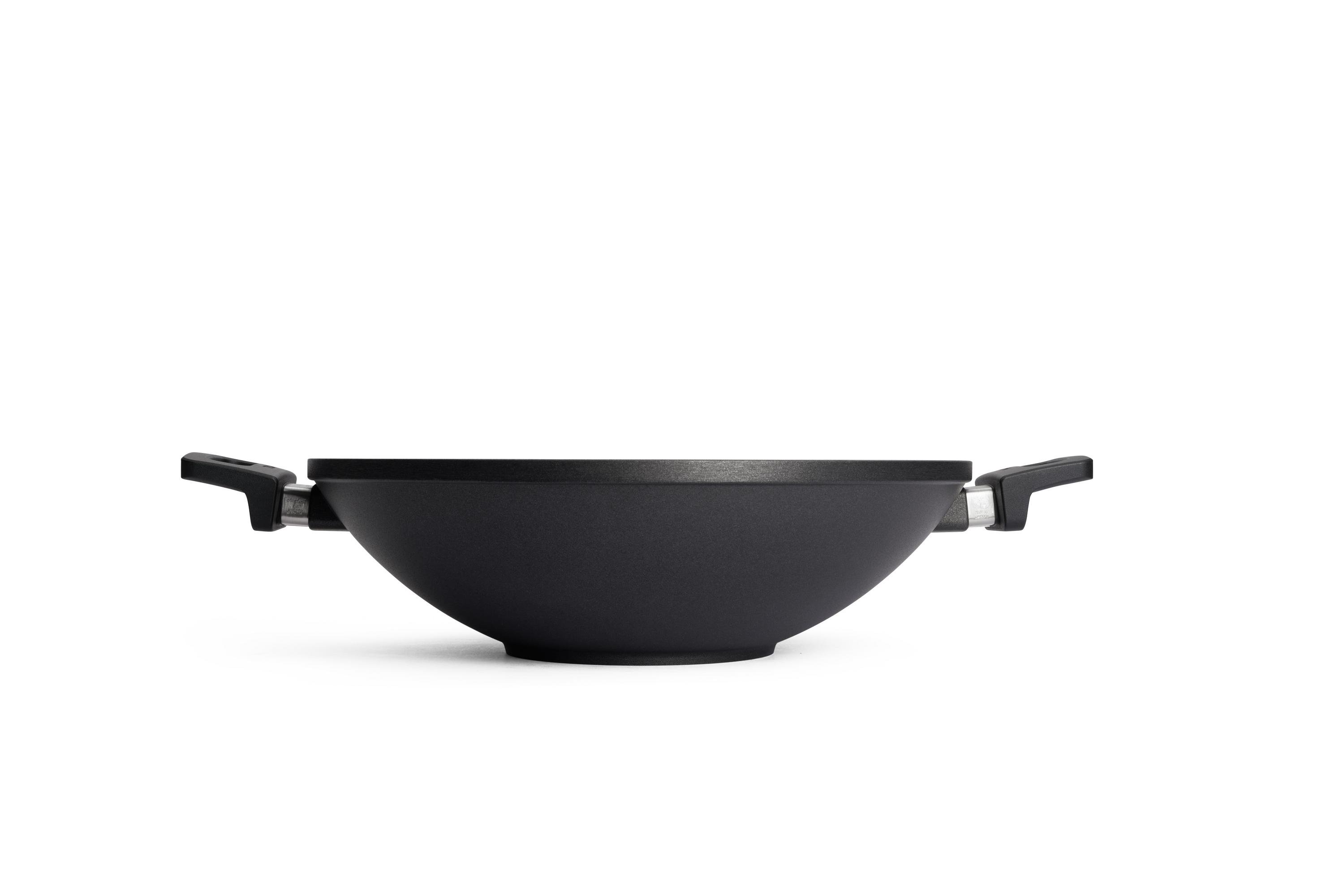 Nowo Titanium Guss-Wok Seitenansicht | Alle Herdarten inkl. Induktion | 2 Seitengriffe | 36cm