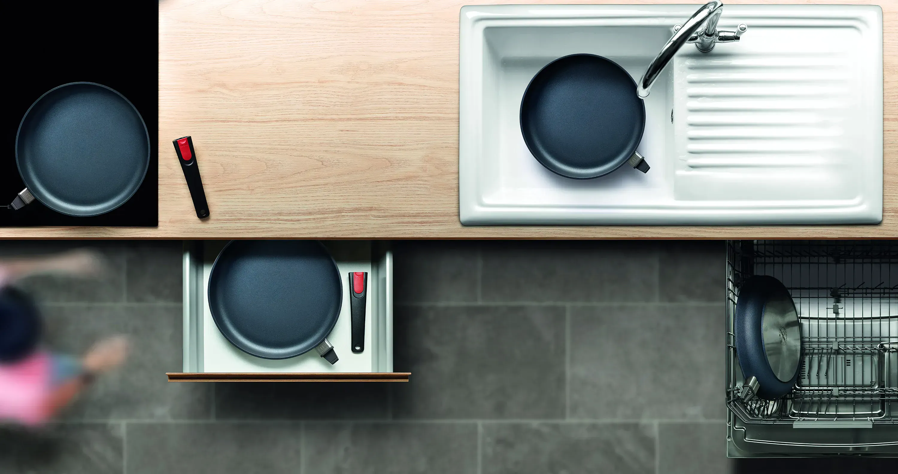 Der abnehmbare Stiel der Diamond-Lite-Pfanne schafft mehr Stauraum in Schubladen, Waschbecken und Spülmaschine. Er kann bei Bedarf sogar während des Kochens abgenommen werden.