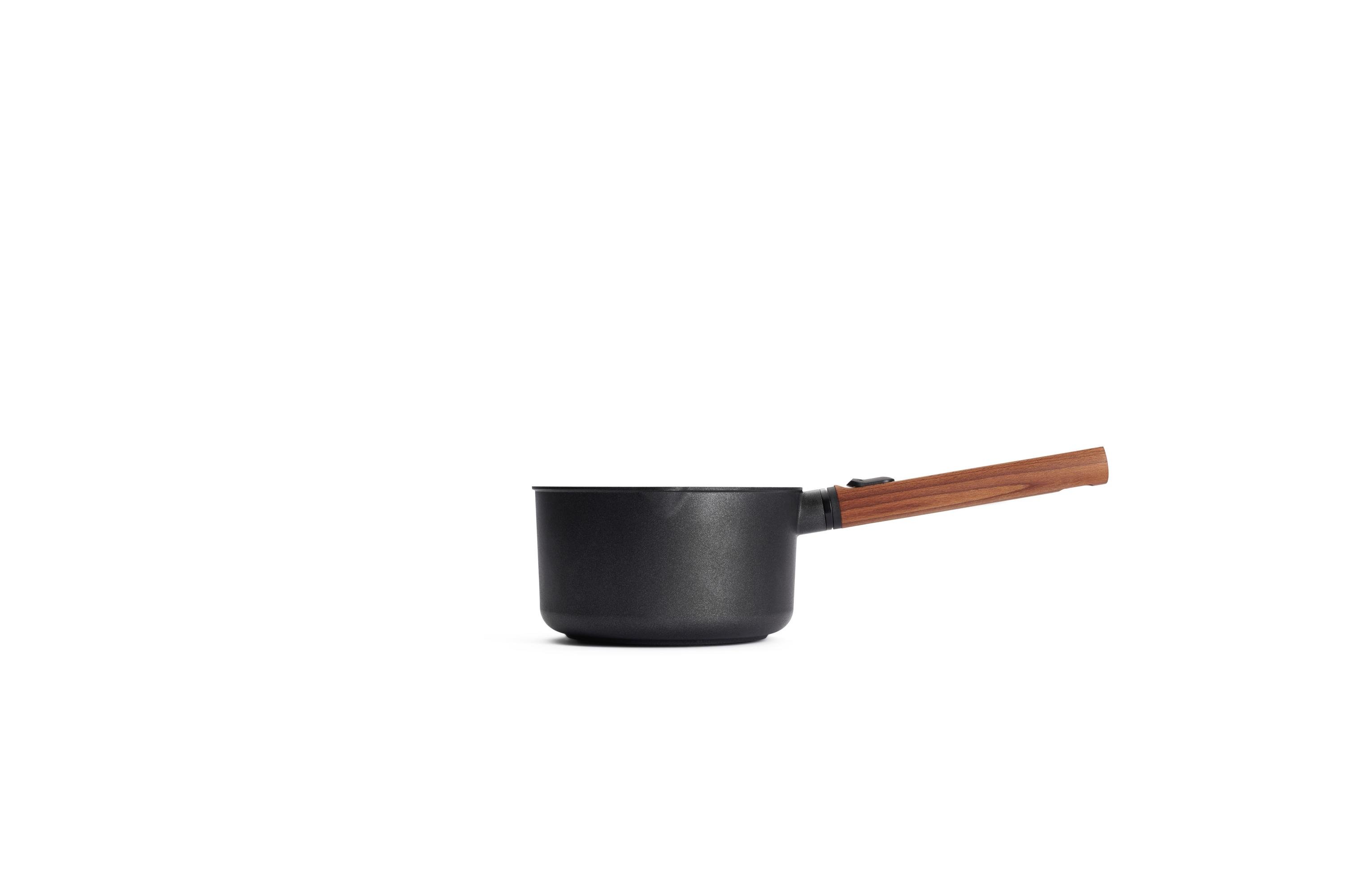 Eco Logic QXR Guss-Stieltopf Seitenansicht | Holz - Abnehmbar | Alle Herdarten inkl. Induktion | 18 cm