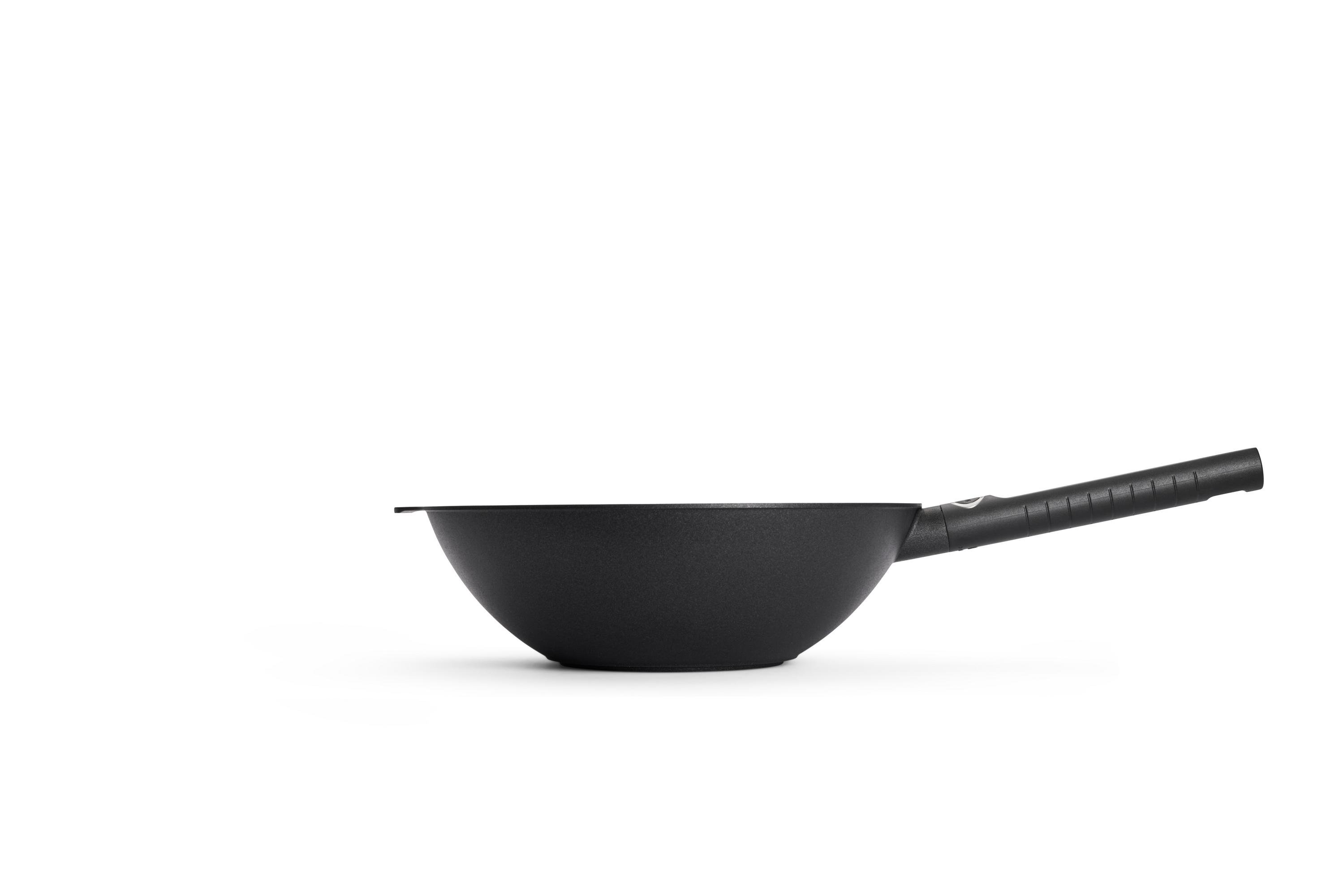 Logic XR Guss-Wok- und Rührpfanne Seitenansicht | Stiel - Fest | Alle Herdarten inkl. Induktion | 30cm