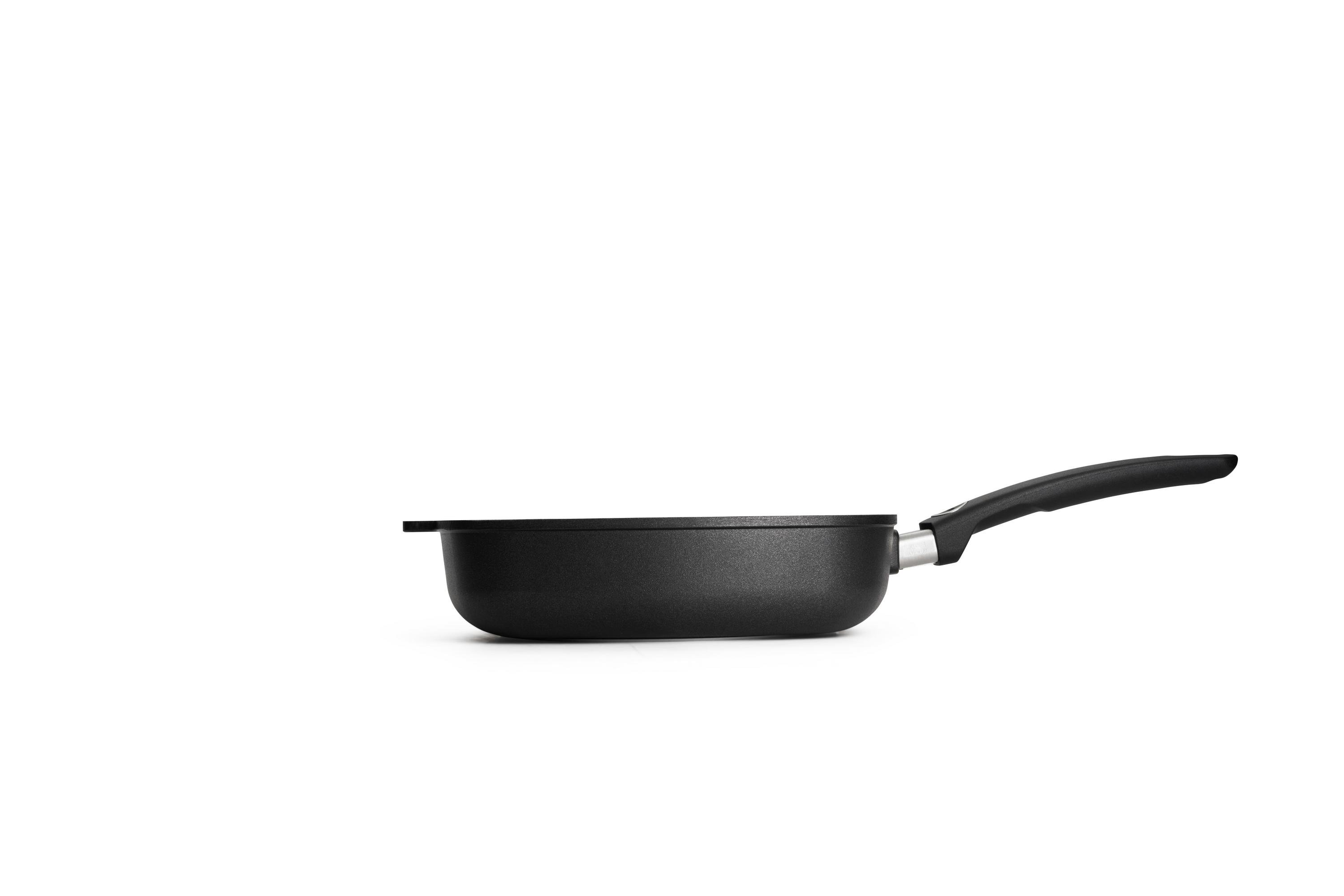 Titan Best Guss-Viereckpfanne Seitenansicht | 26x26cm | Stiel - Fest | Ceran, Gas, Elektro, Halogen