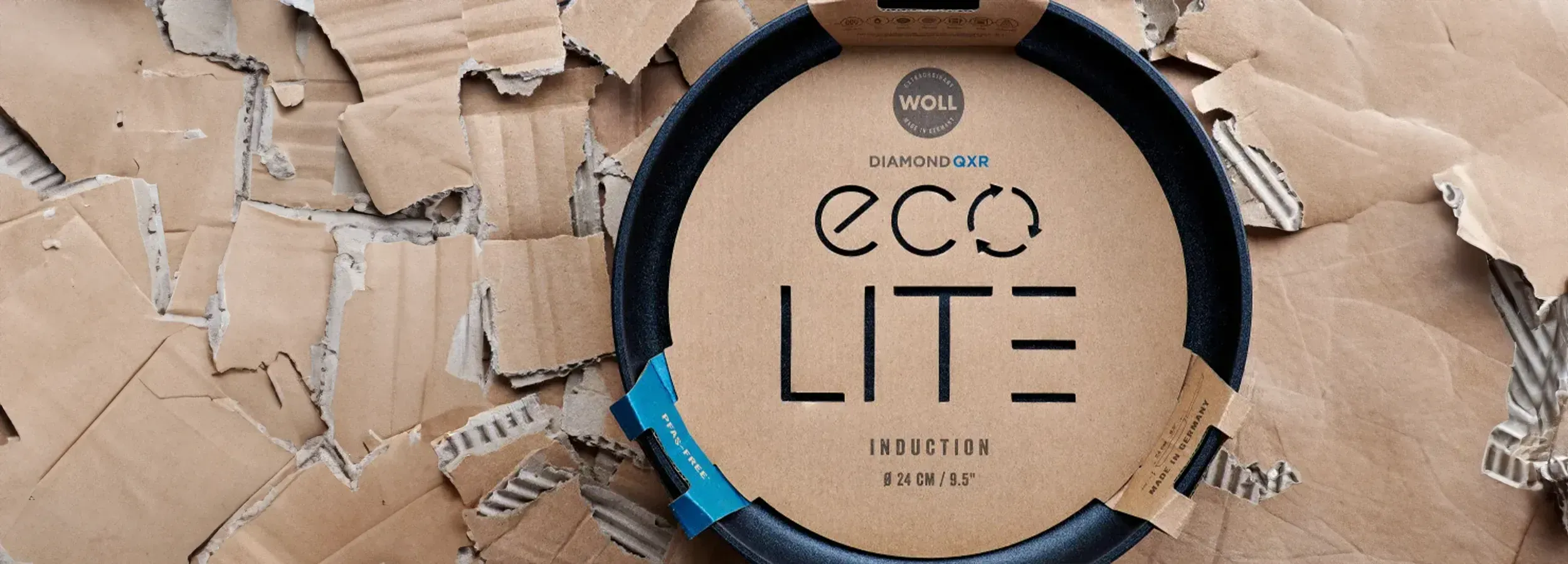Die Verpackungsschale der Eco Lite QXR Pfanne besteht zu 100 % aus recyceltem Karton und wurde mit umweltfreundlicher Tinte bedruckt.