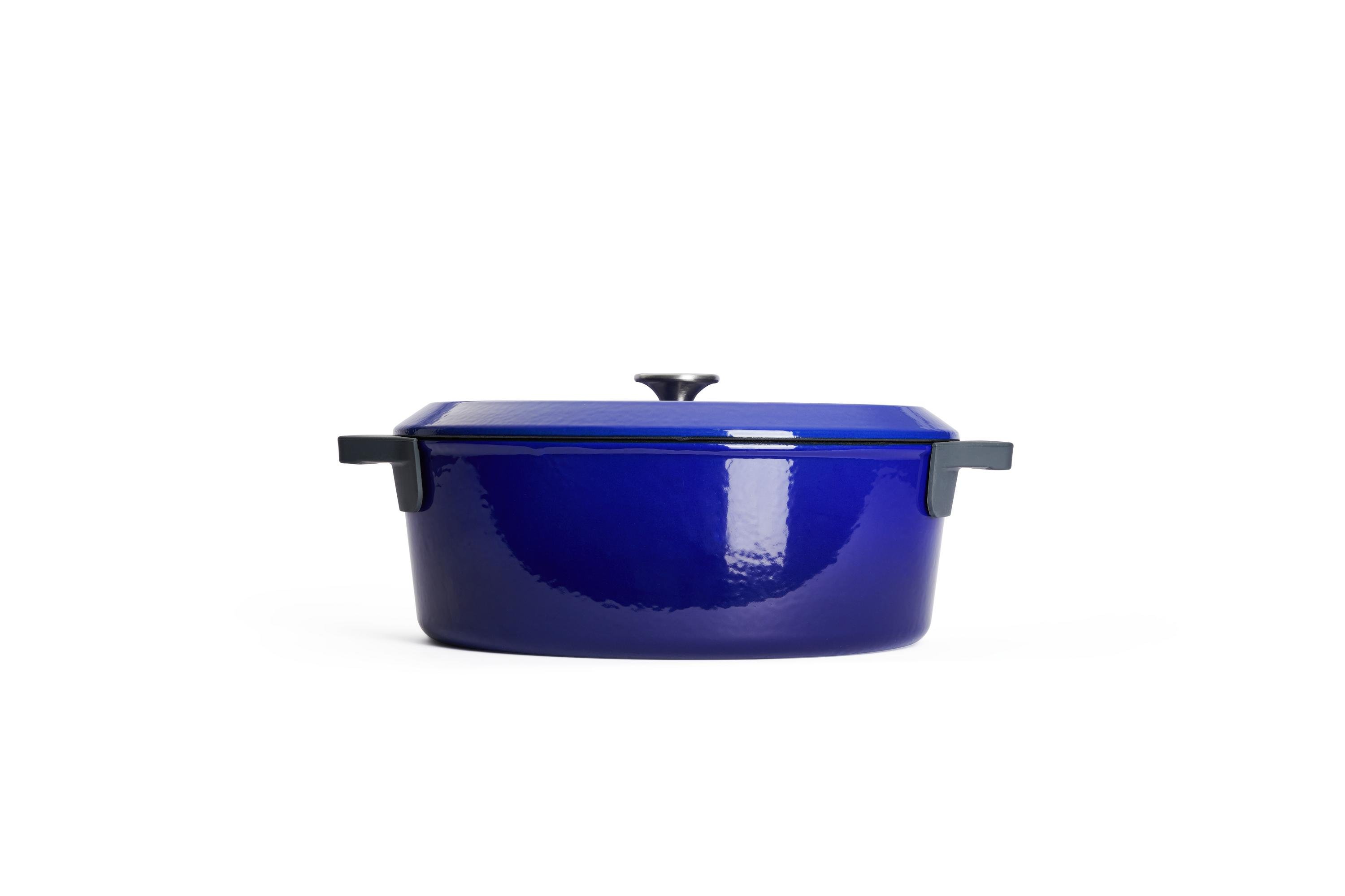 Iron Gussbräter mit Deckel Seitenansicht | Cobalt Blue | Alle Herdarten inkl. Induktion