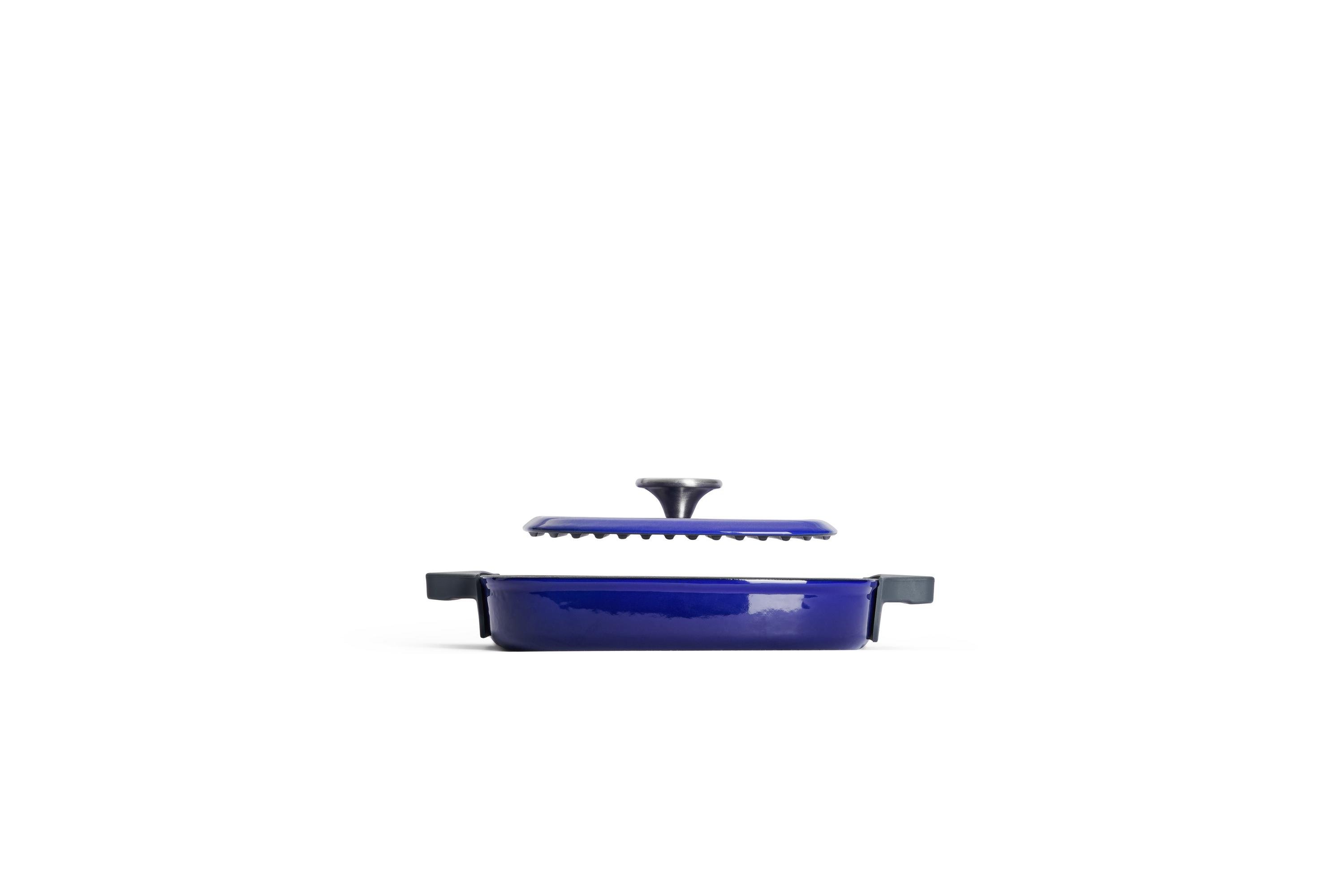Iron Guss-Grillpfanne, mit Rillen und Steakpresse Seitenansicht | Cobalt Blue | 24x24cm | Alle Herdarten inkl. Induktion