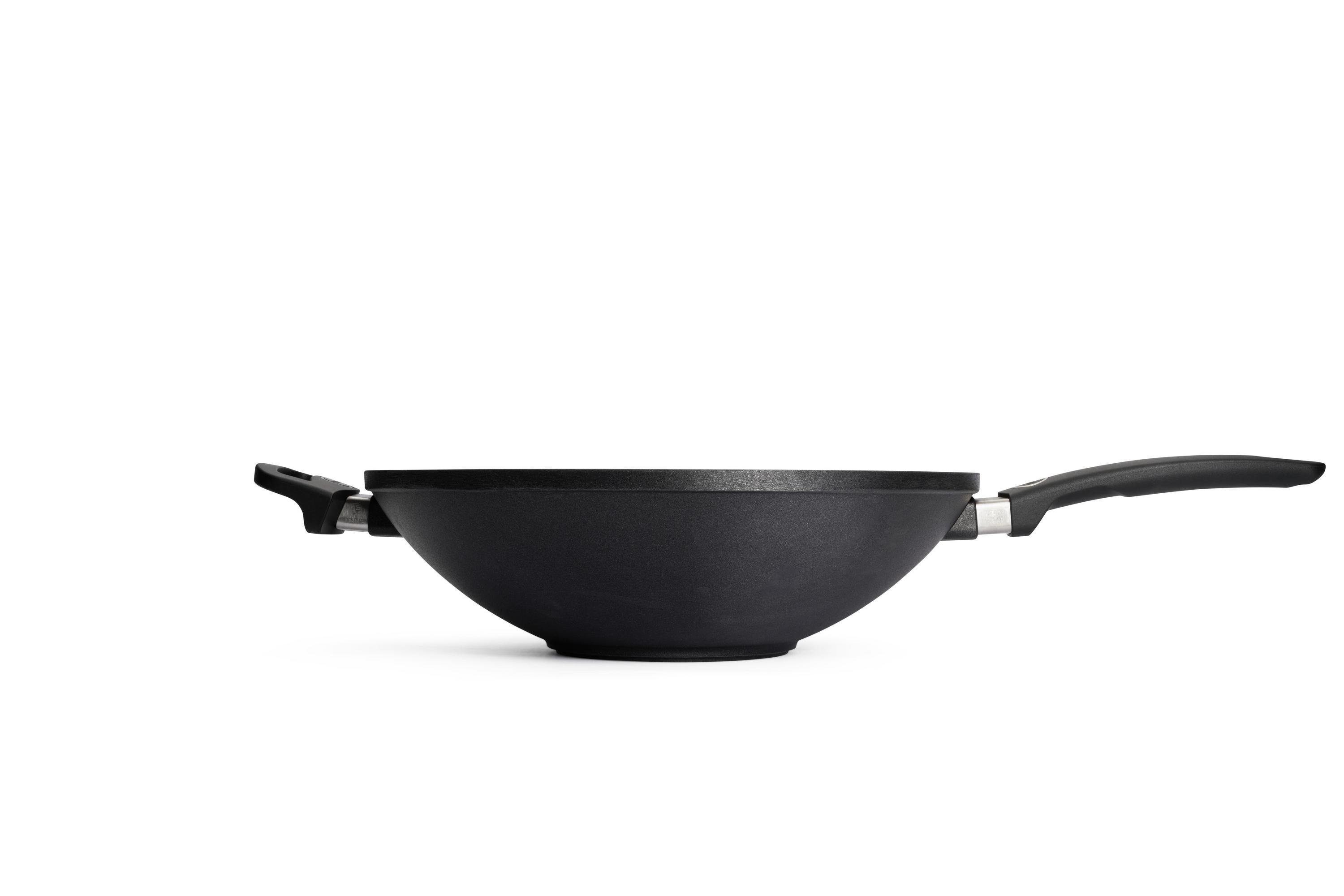 Titan Best Guss-Wok- und Rührpfanne Titan Best Guss-Wok- und Rührpfanne Seitenansicht | Ceran, Gas, Elektro, Halogen | 36cm